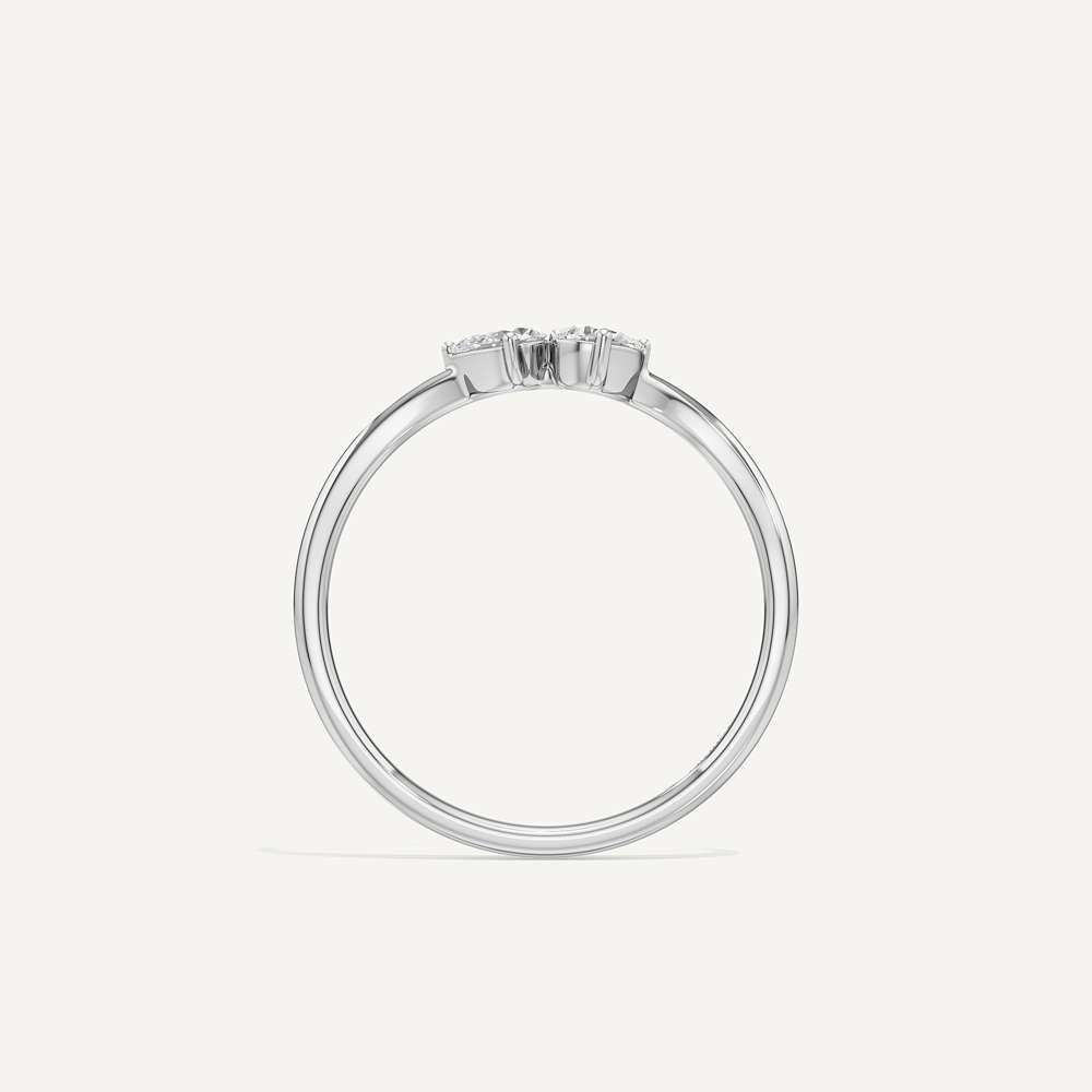 Jolie Pear Diamond