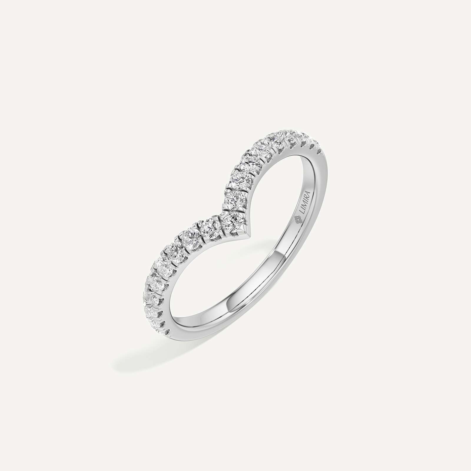 V-Crest Round Diamond